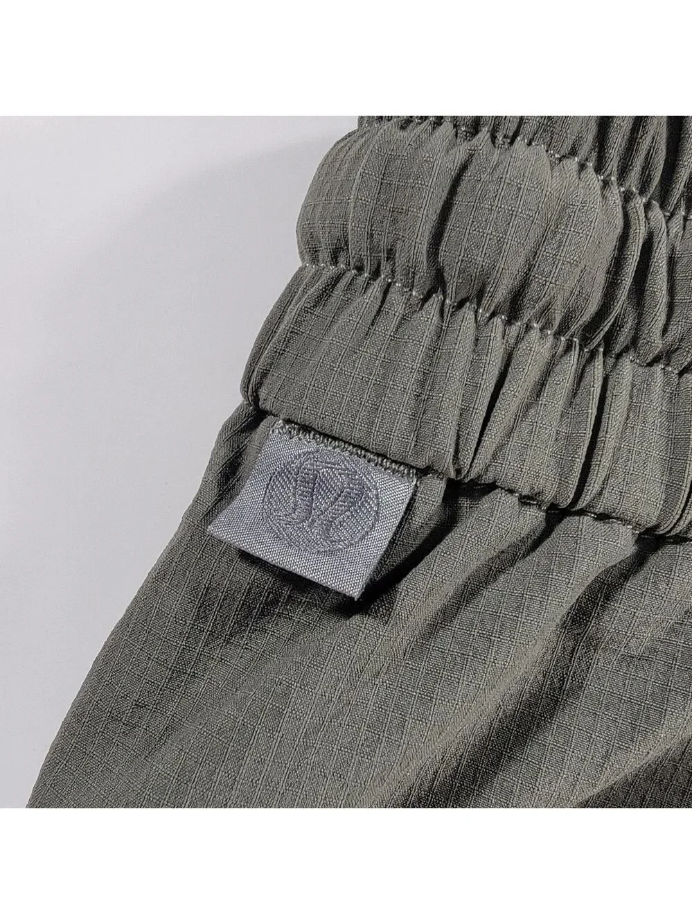 Lululemon Bowline Shorts Mens Medium  Green Athletic Gym Pockets Stretch